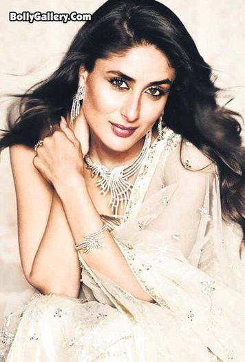 562878_269422829826332_1680567460_n - Kareena Kapoor 2