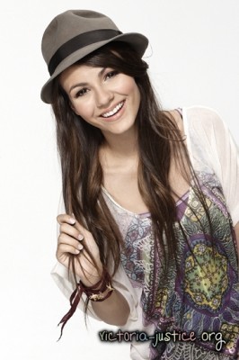 normal_262 - Victoria Justice - Photoshoot 008 - 2010 J McKee