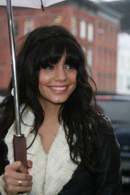 Aoleu.:)) Asta ne mai trebuia. Hai s mergem la cineva acasa..cine e mai aproape. Zac, hai la voi.