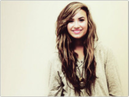 75869970_ZDQWUGI - demi lovato