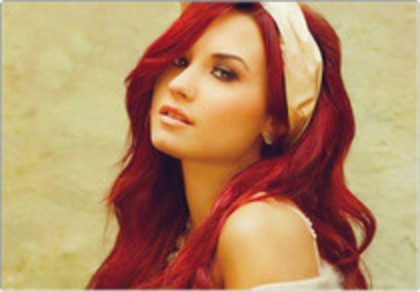 76024172_PTRISOC3 - demi lovato