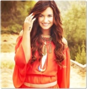 76024210_RDZTAXO - demi lovato