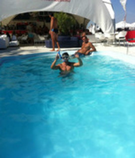 48848955_IQZMIZZDH