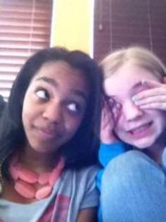 524245_268135223274326_1266950571_n