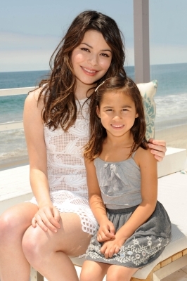 normal_021 - Miranda Cosgrove - Photoshoot 002 - Neutrogena