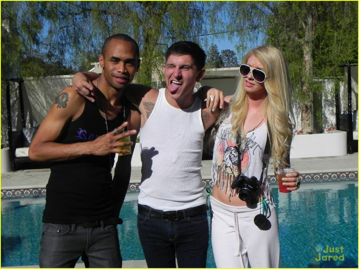 zac-efron-tiffany-thornton-baby-shower-05 - Tiffany Thornton Baby Shower with Zac Efron  Exclusive Pictures