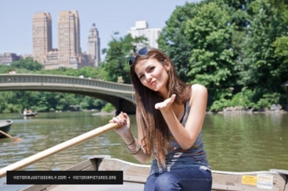 normal_057 - Victoria Justice - Photoshoot 010 - Kathleen Kamphausen