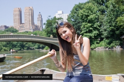 normal_058 - Victoria Justice - Photoshoot 010 - Kathleen Kamphausen