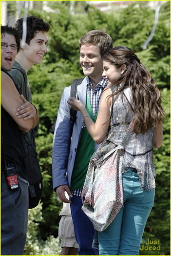 selena-gomez-justin-bieber-guidance-set-03 - Selena Gomez and Justin Bieber Visits Parental Guidance Set