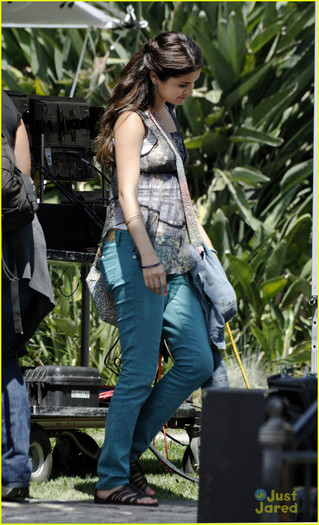 selena-gomez-justin-bieber-guidance-set-10 - Selena Gomez and Justin Bieber Visits Parental Guidance Set