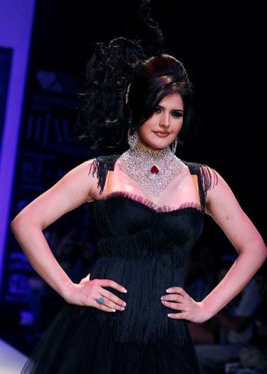 tumblr_lqlz9169Tm1qg0kf1o1_500 - 0 Zarine Khan