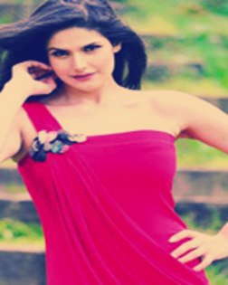 tumblr_m2i9pnRib11qb9q7zo7_250 - 0 Zarine Khan