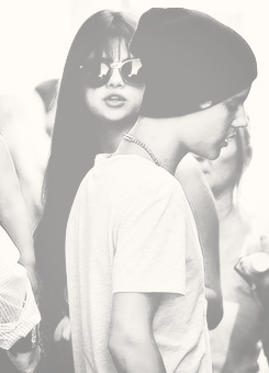 tumblr_m7v4sp5IAQ1rsd674o2_250