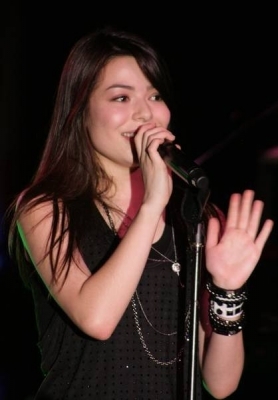 normal_DBI-00023341885 - Miranda Cosgrove - Nashville