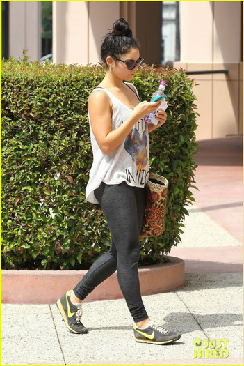 vanessa-hudgens-left-heart-in-indio-05 - Vanessa Hudgens I Left My Heart in Indio