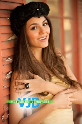 normal_JusticeJM0740-Edit - Victoria Justice - Photoshoot 012 - Uknown Photoshoot