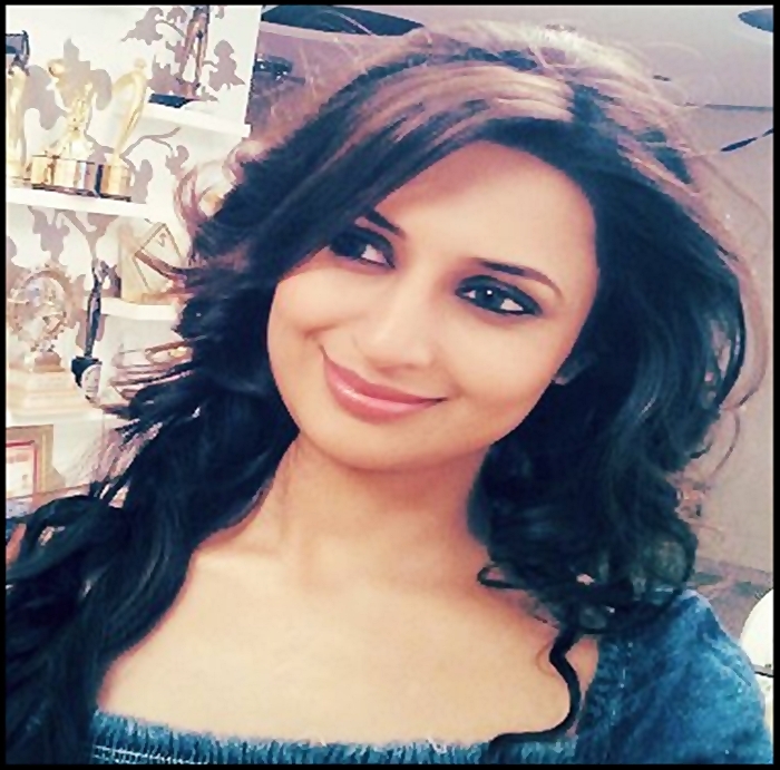 ` Divya - xq -       Divyanka Tripathi - xq