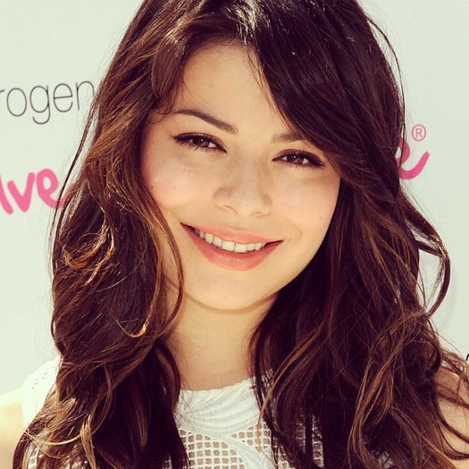 581010_10150943034569007_2084184589_n - Miranda Cosgrove - Instragrams Photos - from FaceBook