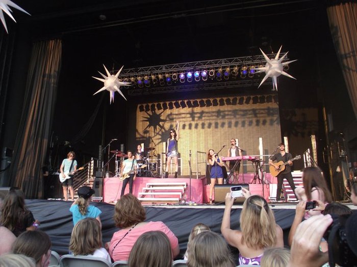 284413_10150239989494007_4556043_n