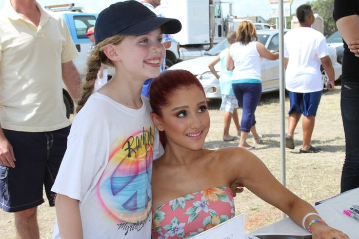 246785_10150198237261027_2815702_n - Ariana Grande - Myrtle Beach Meet and Greet