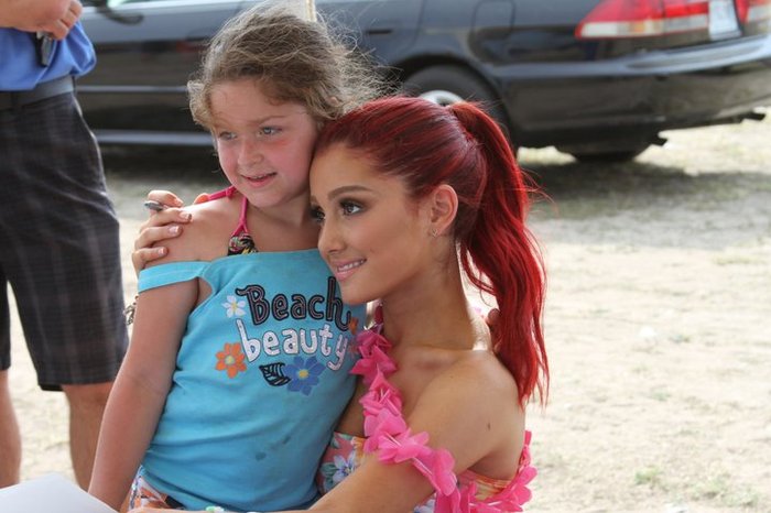 247093_10150198241471027_6610473_n - Ariana Grande - Myrtle Beach Meet and Greet