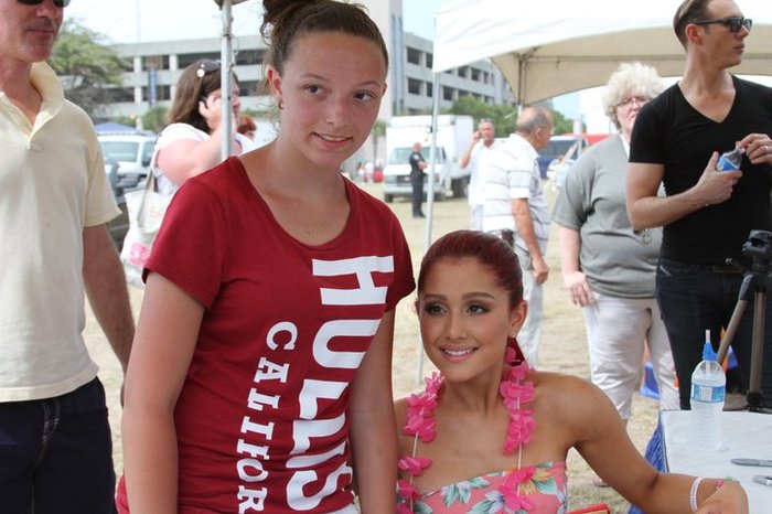 248683_10150198257646027_3750593_n - Ariana Grande - Myrtle Beach Meet and Greet