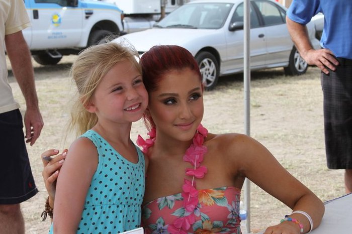 248846_10150198263196027_5075709_n - Ariana Grande - Myrtle Beach Meet and Greet