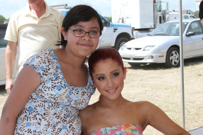 249370_10150198237081027_8221002_n - Ariana Grande - Myrtle Beach Meet and Greet