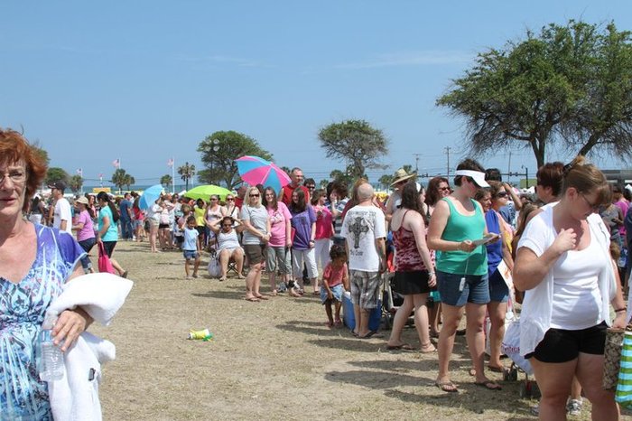 249811_10150198253191027_8101564_n - Ariana Grande - Myrtle Beach Meet and Greet