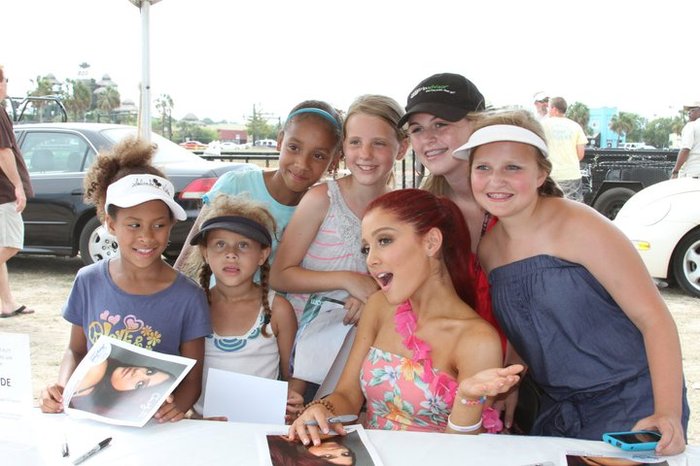 251046_10150198264746027_8100513_n - Ariana Grande - Myrtle Beach Meet and Greet