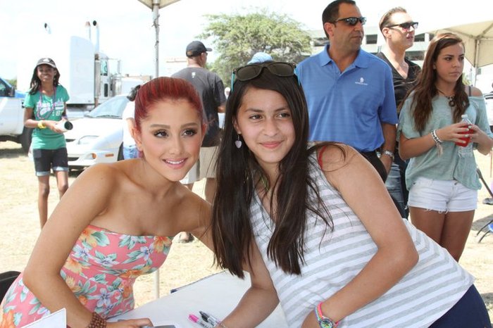 253838_10150198243606027_2743819_n - Ariana Grande - Myrtle Beach Meet and Greet