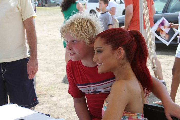 254462_10150198248816027_6424535_n - Ariana Grande - Myrtle Beach Meet and Greet