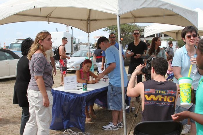 254812_10150198262241027_715380_n - Ariana Grande - Myrtle Beach Meet and Greet