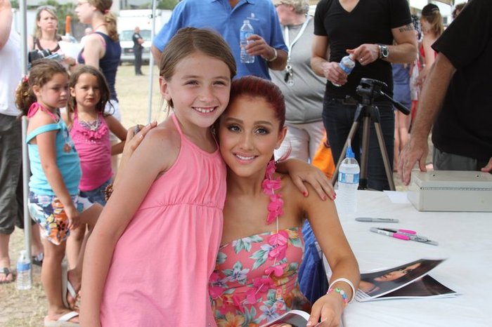 254842_10150198257331027_1061509_n - Ariana Grande - Myrtle Beach Meet and Greet