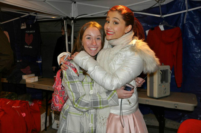 381249_10150454573511027_270872218_n - Ariana Grande - Hershey Park