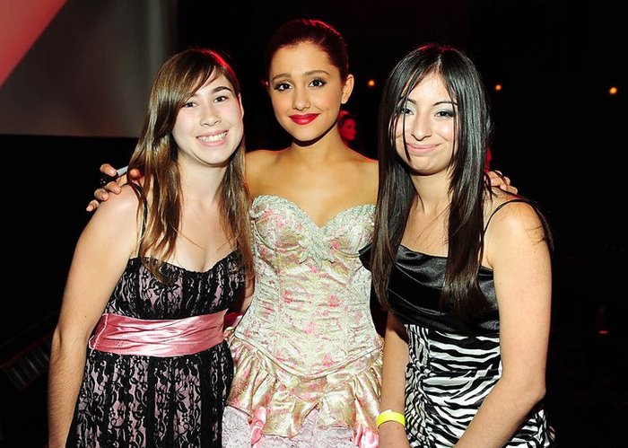 263452_10150230421616027_5461591_n - Ariana Grande - Birthday Meet and Greet