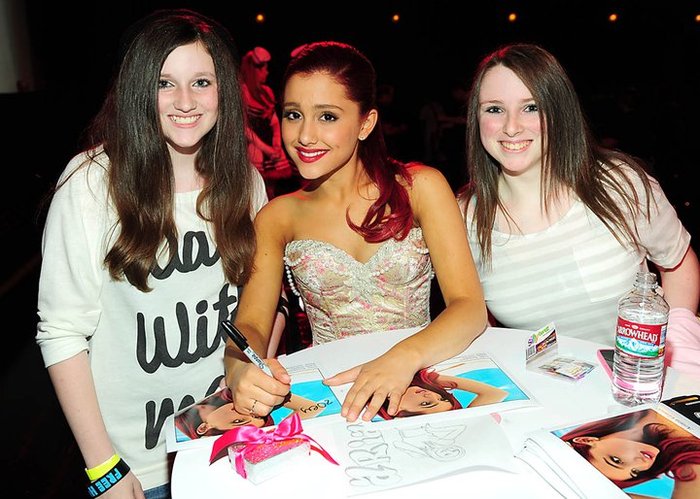 270766_10150230420981027_601738_n - Ariana Grande - Birthday Meet and Greet