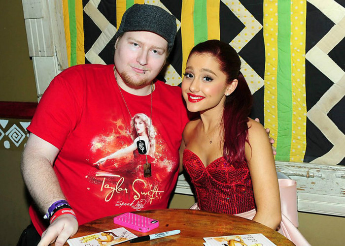 396273_10150572183921027_2126952082_n - Ariana Grande - Another  Meet and Greet with her fans