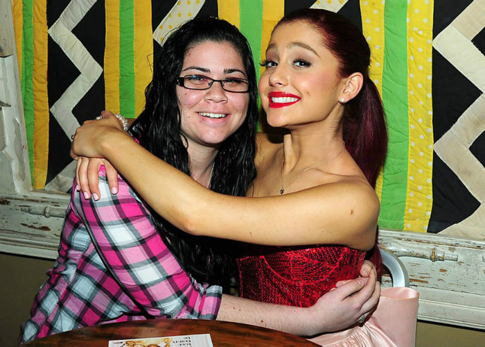 397025_10150572163966027_1237135779_n - Ariana Grande - Another  Meet and Greet with her fans