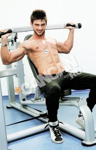 531448_170862183045697_334348046_n