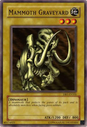 300px-MammothGraveyardDB1-EN-C-UE - Yu gi oh _carti ce as vrea 2012