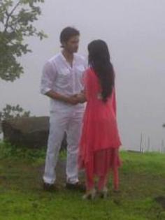 531301_345720725503099_870844094_a - jennifer winget11