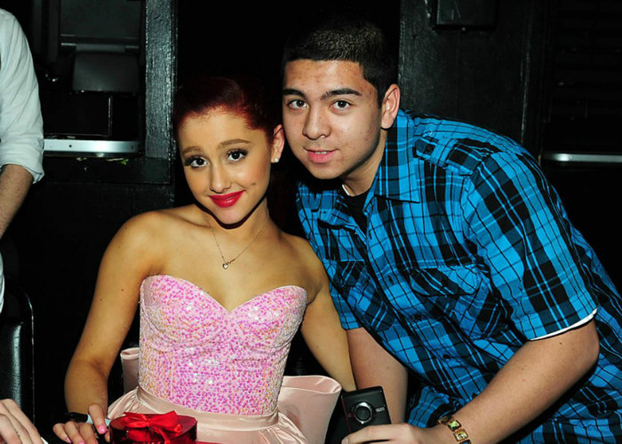409552_10150561146446027_810962401_n - Ariana Grande - Roxy Theatre