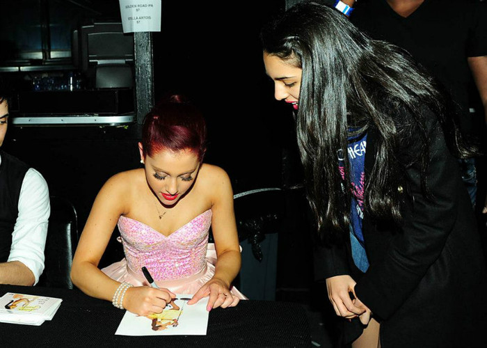 426082_10150561144591027_431051647_n - Ariana Grande - Roxy Theatre