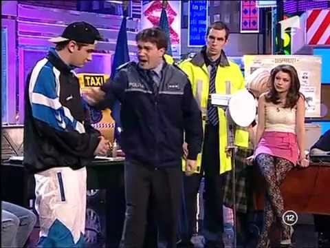 img_24499_in-puii-mei-29-aprilie-2012-mircea-dinescu-este-politist