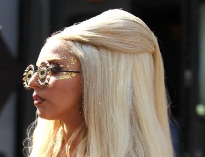 insane-lady-gaga-hair_582x449-400x308 - laddy gaga 70954