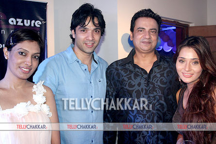 Sara Khan\'s BirthDay Bash (13) - Sara Khans BirthDay Bash - 2012