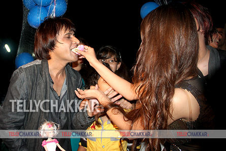 Sara Khan\'s BirthDay Bash (17) - Sara Khans BirthDay Bash - 2012