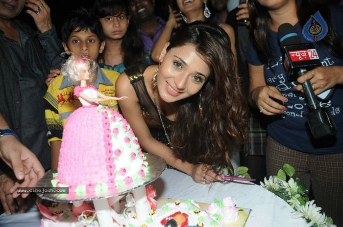 Sara Khan - Sara Khans BirthDay Bash - 2012