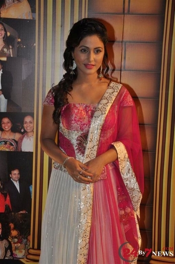 5th-boroplus-gold-awards-2012-38 - HINA KHAN 2012-NEW